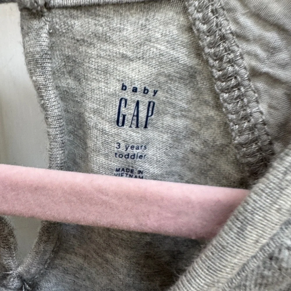 GAP 3T Girls Gray Eyelet Short Sleeve Kids Tee Shirt Blouse Top